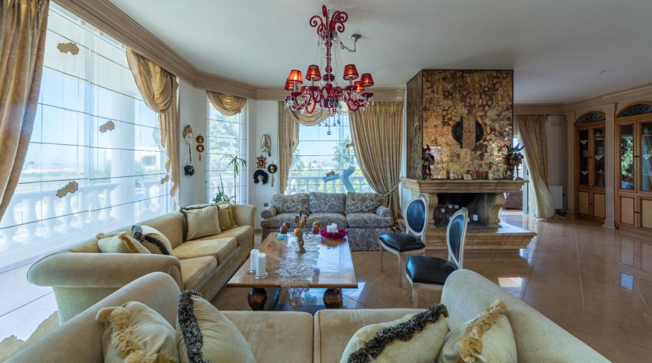 Marilyn Manor, Exclusive Hideway, By Thinkvilla Gúvesz Kültér fotó